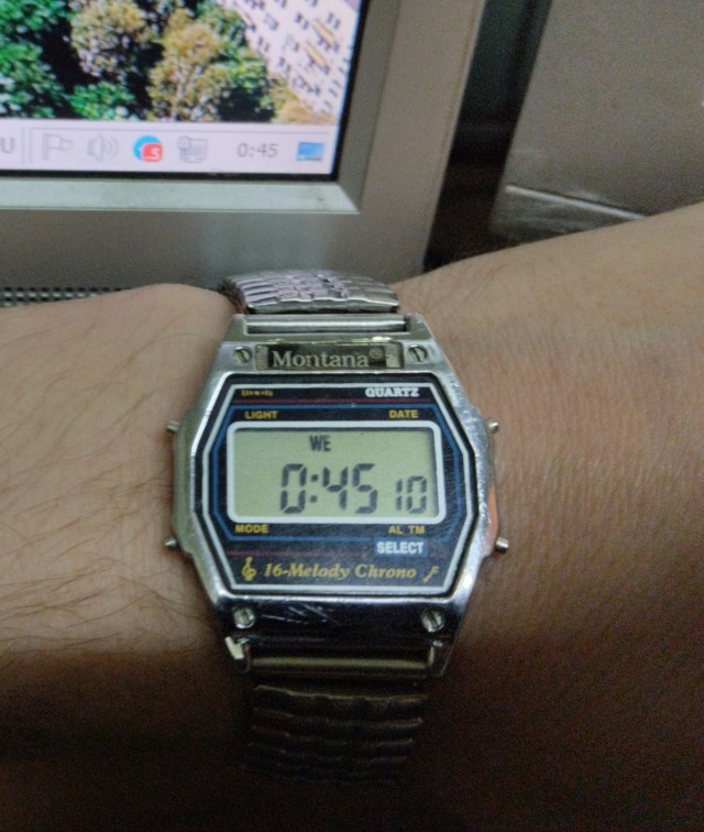 Купил за 250 рублей на рынке в ларьке