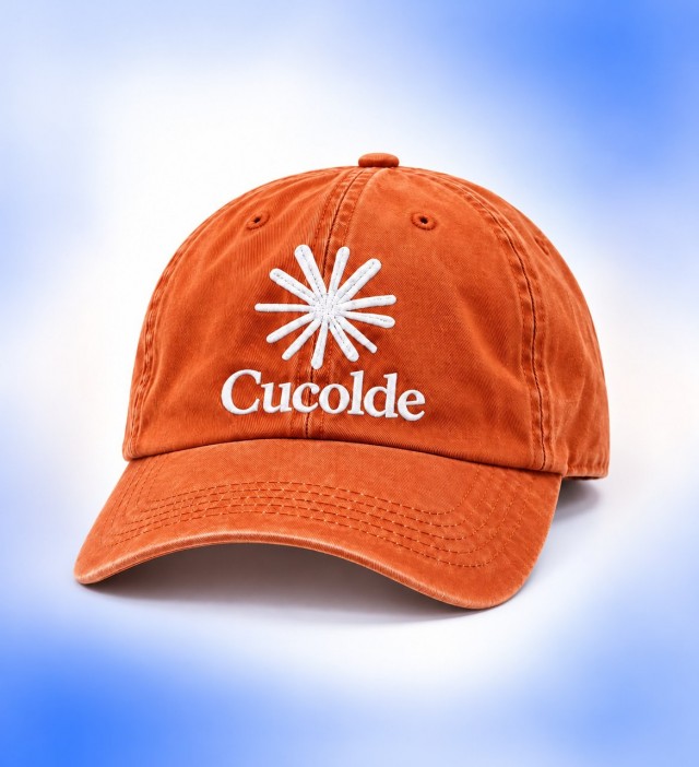 В России начали продавать кепку для вайбкодеров с Claude Code