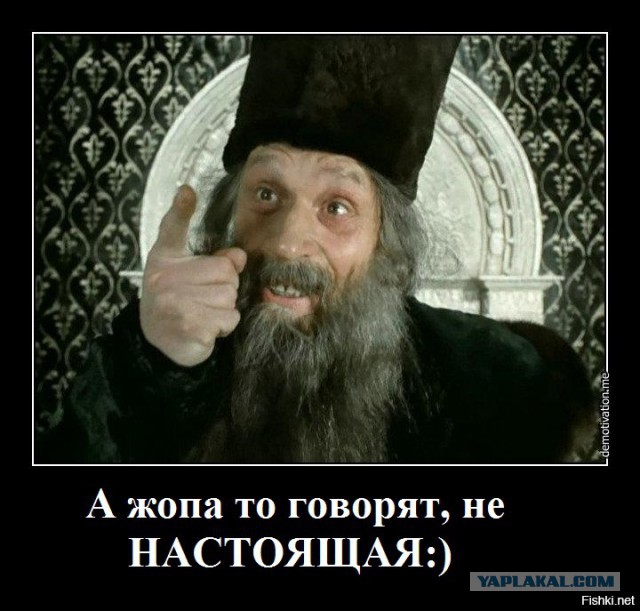 «Русская Ким Кардашьян» Настя Квитко расплющила грудь и прикрыла свои «горки» двумя тонкими полосками