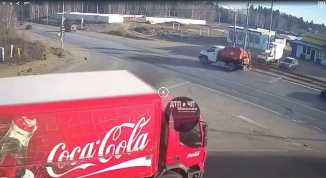 Массовая авария в Подмосковье на автодороге «Лобня – Шереметьево»