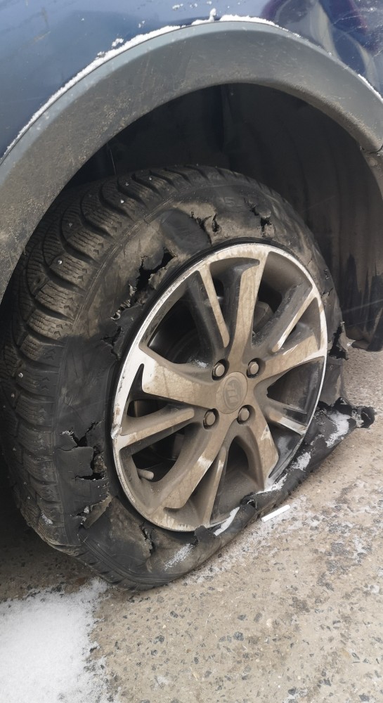 Пожалуй одна из жестких аварий с каршерингом в уходящем году. ЯндексДрайв разложили в хлам