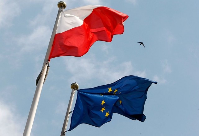 Польша пригрозила прекратить взносы в ЕС и наложить вето на европейские решения