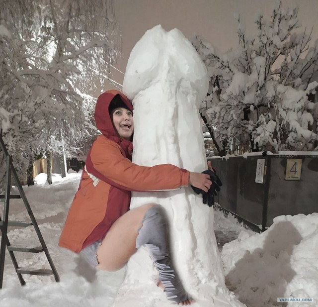 Фотожаба: Девушка и снеговик