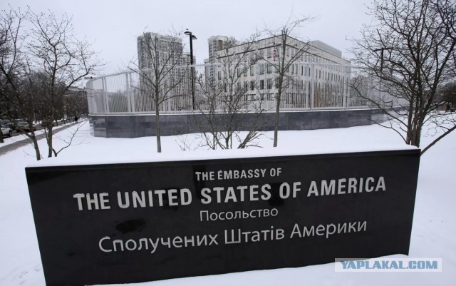 Иностранные дипломаты спешно покидают Украину