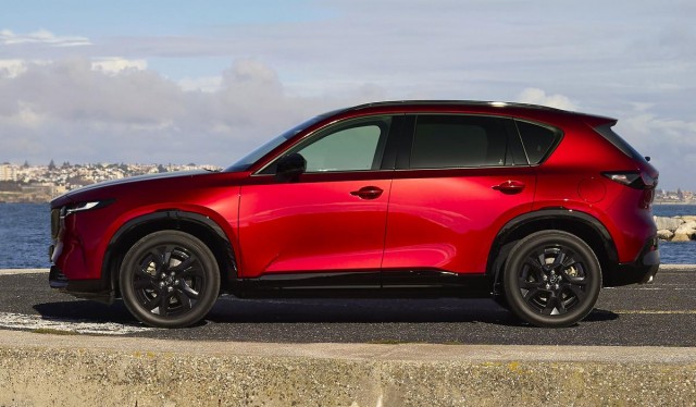Новый кроссовер Mazda CX-5 2026 выходит на рынок США, цены стартуют от 31,5 тыс. долларов (2,5 млн рублей)