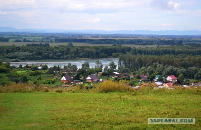 Село Сростки Алтайский край, гора Пикет - любимое место отдыха Василия Макаровича Шукшина
