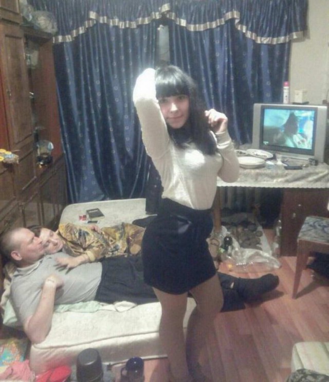 Дуры, хватит выёживаться перед фотиком