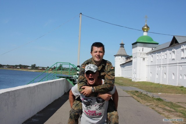 На катере в пос.Макарьево или Топограв, бе-бе-бе)