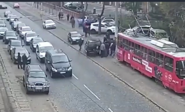 Таким права не выдавать!