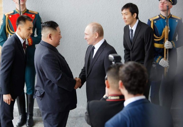 Ким Чен Ы: куда он тратит свои миллиарды