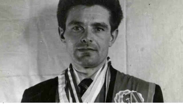 Как советский спортсмен, единственный, отказался склонить флаг своей страны перед императором Японии