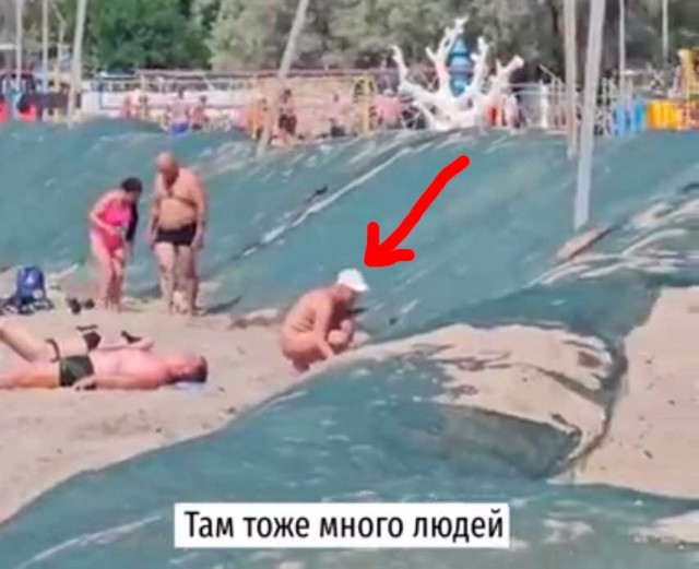На пляжах Анапы очень людно