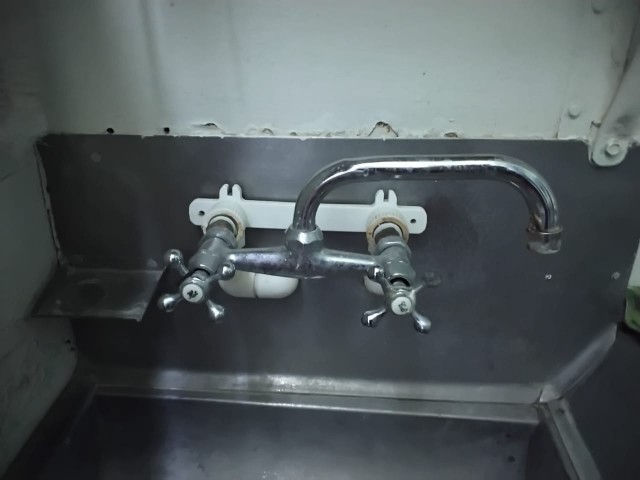 Кран, смеситель