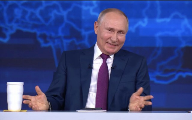 Россияне впервые за 16 лет стали тратить на еду почти 40% всех денег