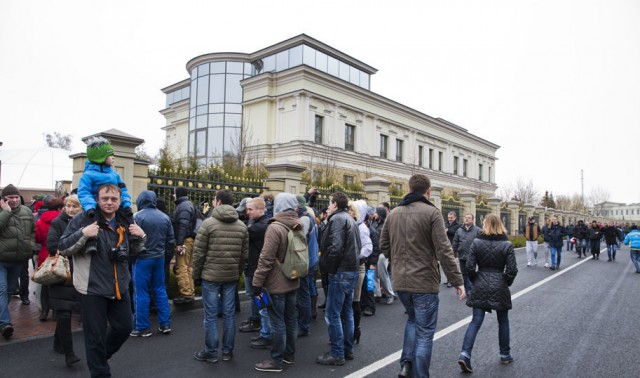 Межигорье - резиденция Януковича захвачена