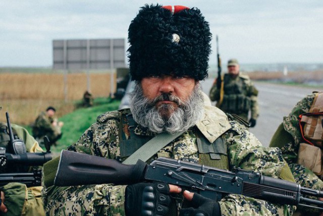 «Неудержимые-3» въехали в Канны на БТРах
