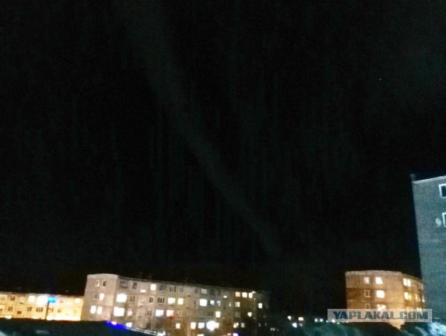 Житель Мурманска снял на видео полярное сияние