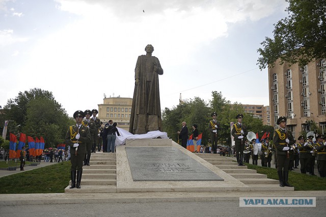 В Ереване открыли памятник нацистскому преступнику