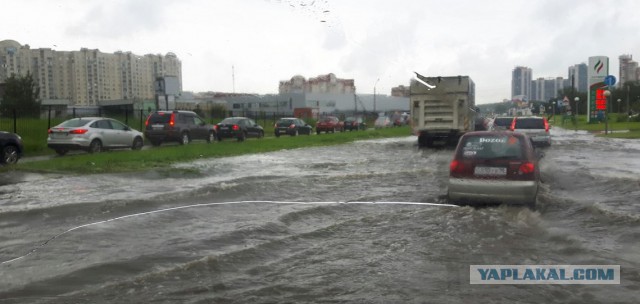 Питер ушел под воду: гидроудары, проспекты-океаны, улицы-реки