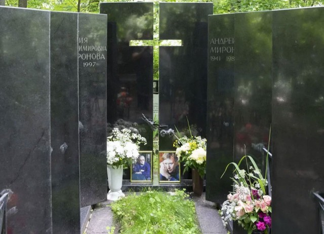 Мертвый город: как выглядят могилы 15 знаменитых и любимых российских актеров
