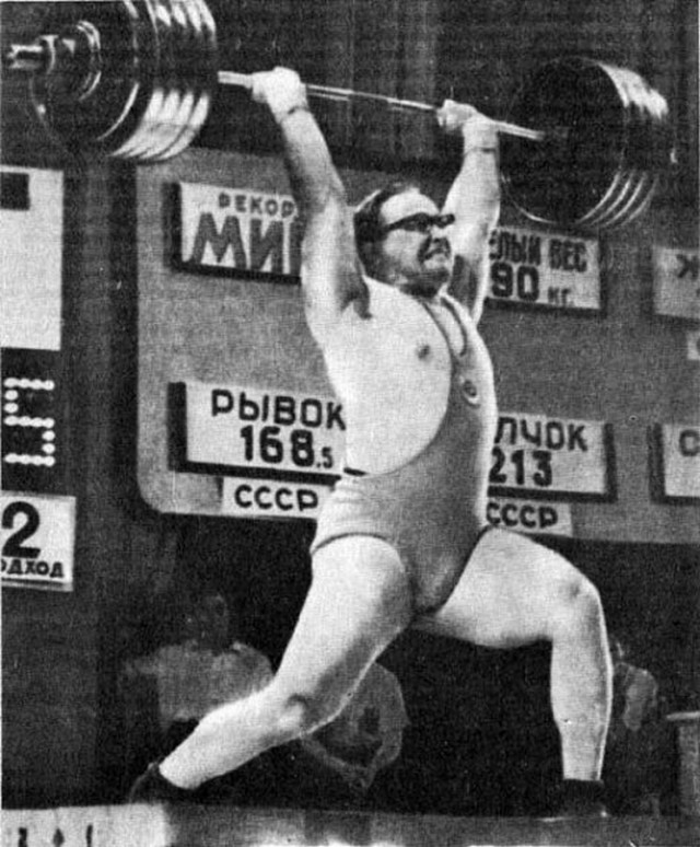 Арни почтил память своего кумира, Юрия Власова