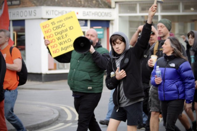 Оксфорд,  протесты против  плана ВЭФ по 15-минутным городам