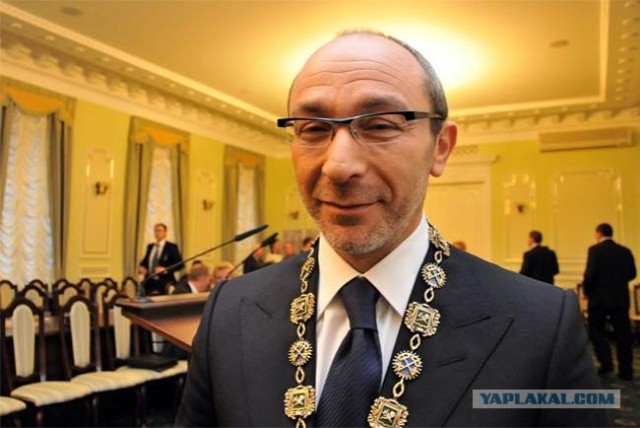 Сын мэра Харькова гнет номера на чужих  машинах.