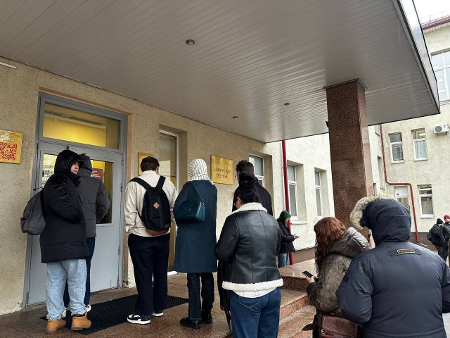 Очереди перед пунктами сдачи крови в Москве и Подмосковье  растянулись на сотни метров