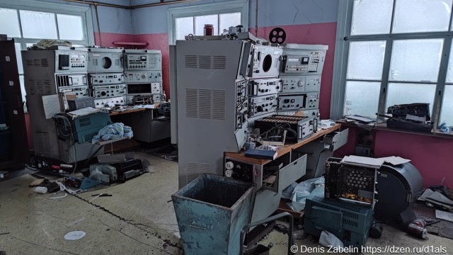 Заброшенная полярная станция на мысе Челюскин