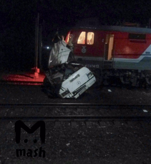 Не менее 16 человек погибли в ДТП с участием пассажирского автобуса и поезда на станции Покров Владимирской области