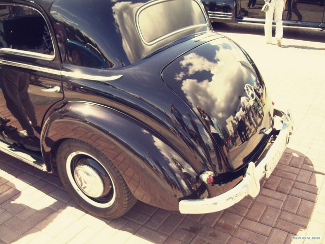 Выставка ретро автомобилей