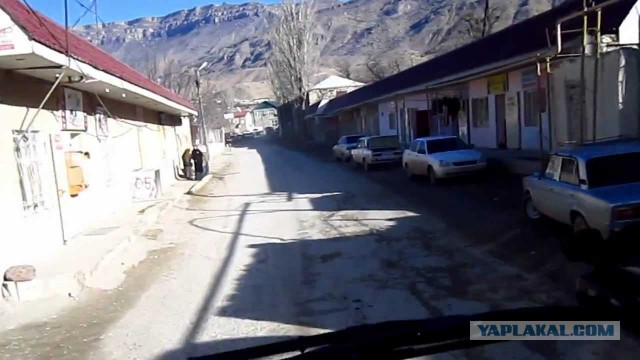 Сегодня целое дагестанское село Хаджалмахи собралось и избило полицейских, обстрелявших машину с подростком-инвалидом