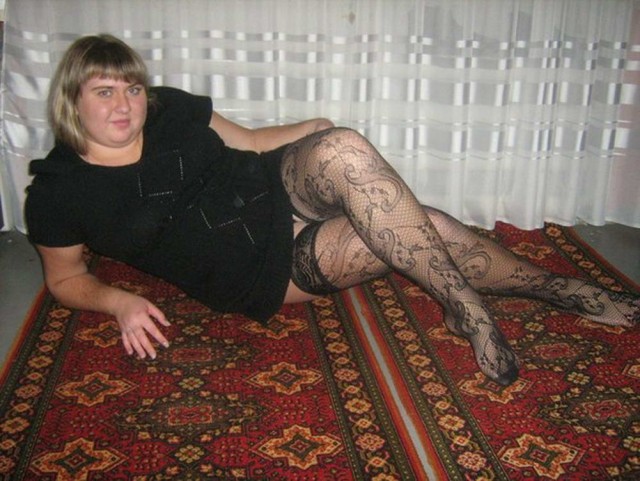 Девки, хорош выкобениватся перед фотиком