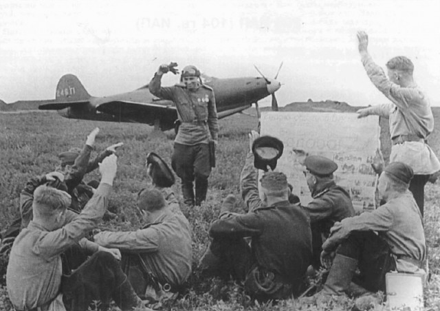 Р-39 Аэрокбра. Американская любимица сталинских соколов. История создания и основные модификации.