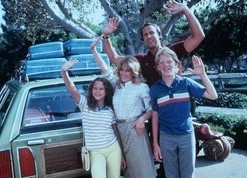 Посмотрите старый фильм Каникулы 1983 год