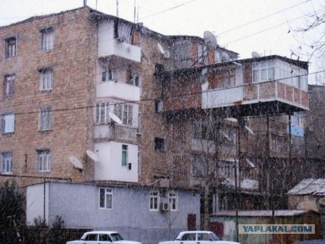 Вырезал окно в глухом торце многоэтажки житель Дагомыса