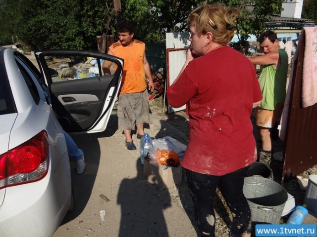 Крымск. Гуманитарная помощь