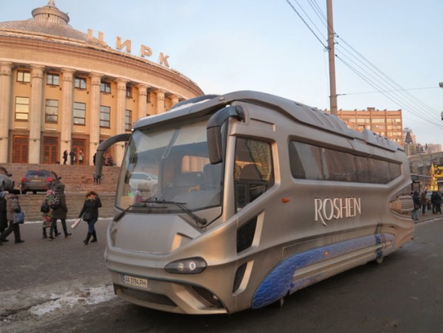 На Украине построили автобус-звездолет