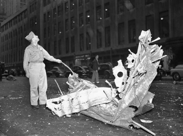 Таран небоскрёба в 1945 году