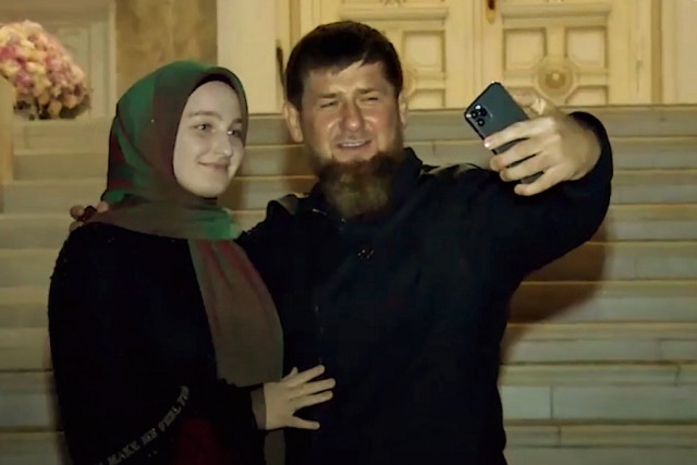 Рамзан Кадыров наградил свою 21-летнюю дочь Хадижат медалью «За заслуги перед Чеченской Республикой».