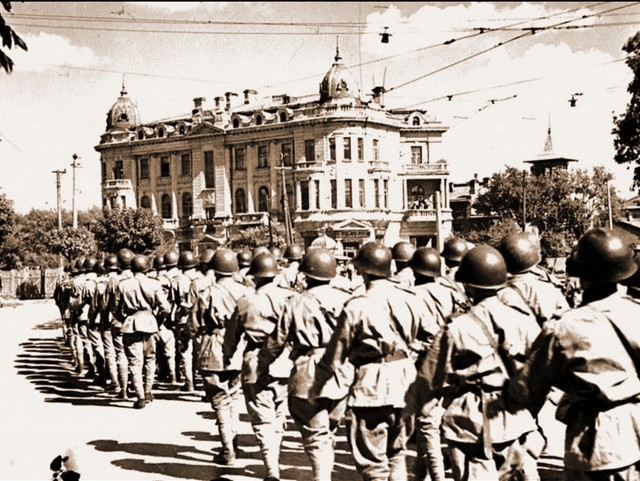 Фотографии связанных с историей Красной и Советской Армии.