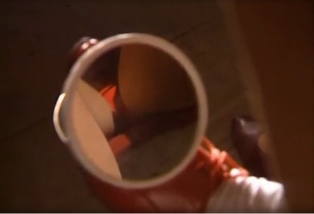 Эвелинка Блёданс никак не покидает образ медсестры из Маски-шоу, хотя паспорт терпеливо фиксирует 57-й год