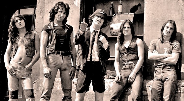 Музыка и музыканты:  AC/DC - T.N.T.