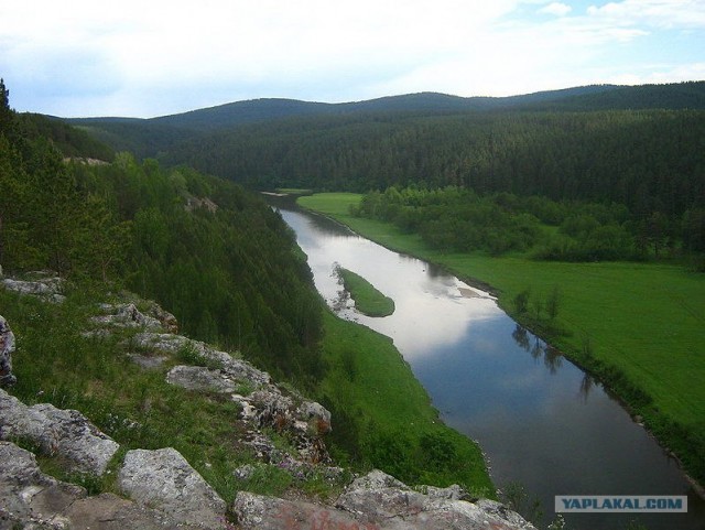 Полно алмазов пламенных на Урале заснеженном