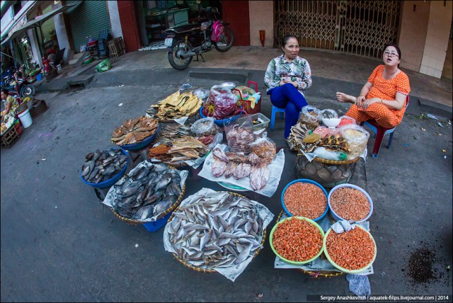 Продуктовый рынок в Сайгоне