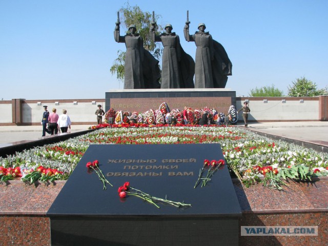 Если это правда,то почему Воронеж не город-герой?