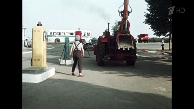 Киев и советский автотрафик 1962 года в фильме "Королева бензоколонки"