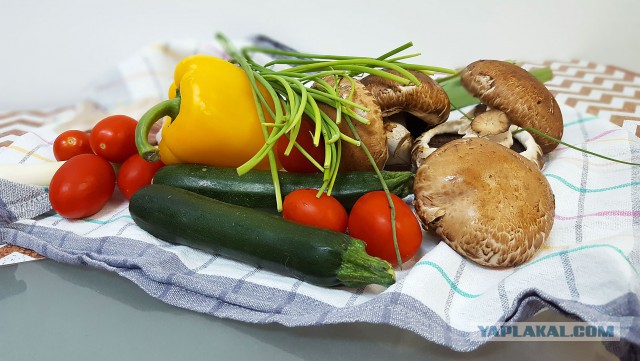 Фуршетный закусочный стол