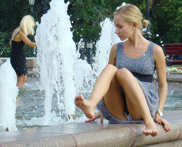 Лето! Чем выше градус, тем короче юбки!