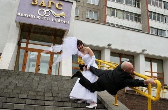 Петербурженка заявила в полицию на сбежавшего со свадьбы новоиспеченного мужа